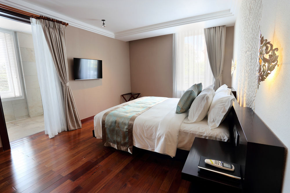 Arunreas Hotel Phnom Penh Extérieur photo