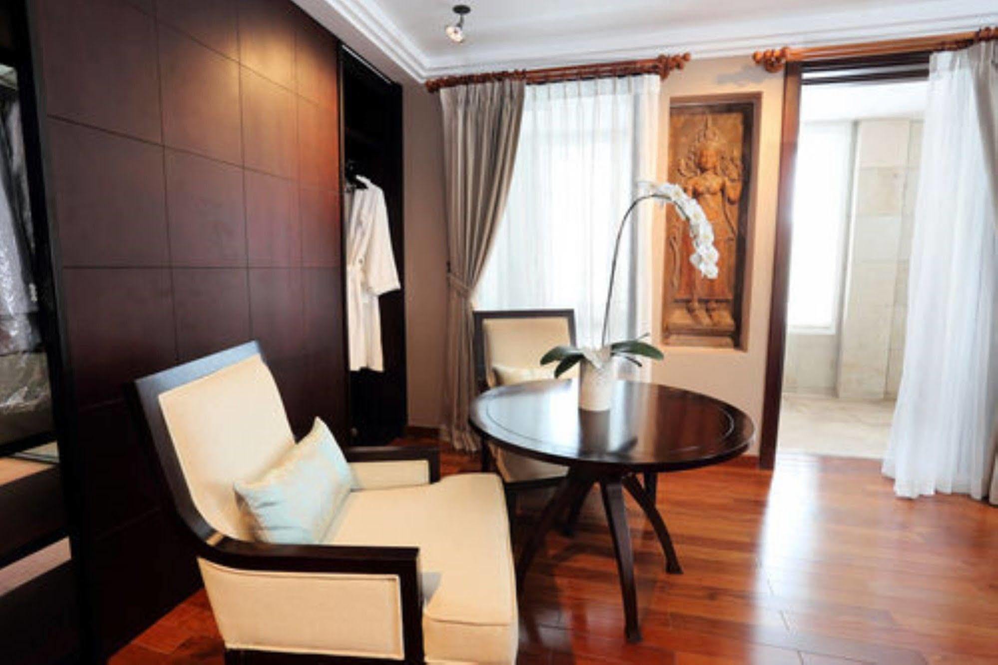Arunreas Hotel Phnom Penh Extérieur photo