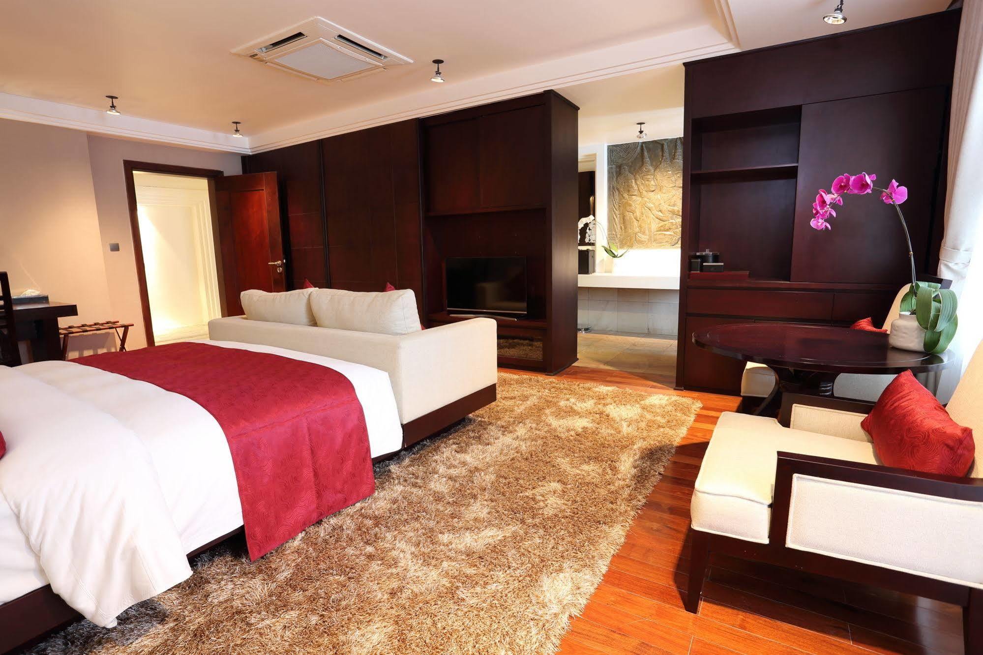 Arunreas Hotel Phnom Penh Extérieur photo