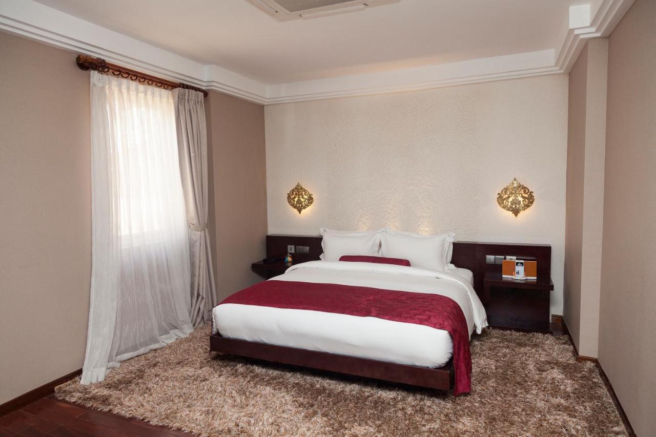 Arunreas Hotel Phnom Penh Extérieur photo